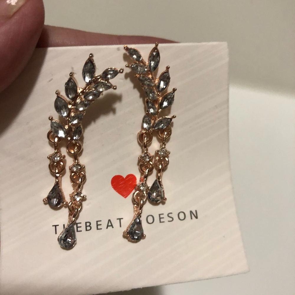 LAST ONE ☝️-Vine Crawling Earring with Dangles - Picture 5 of 5